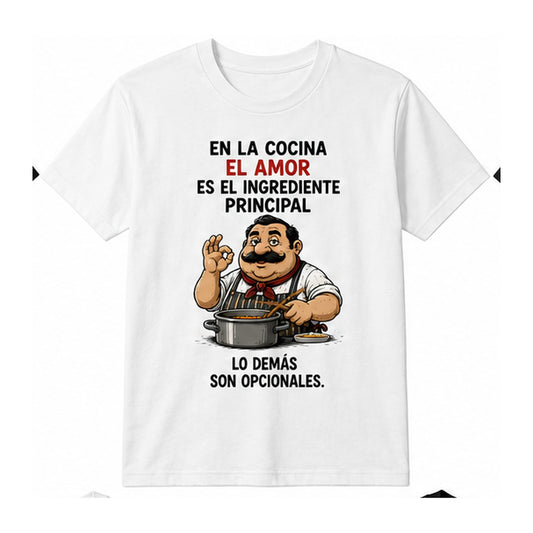 T-shirt bianca con cuoco e scritta En la cocina el amor es el ingrediente principal